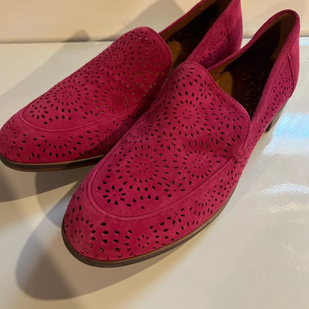 Clarks pink loafer